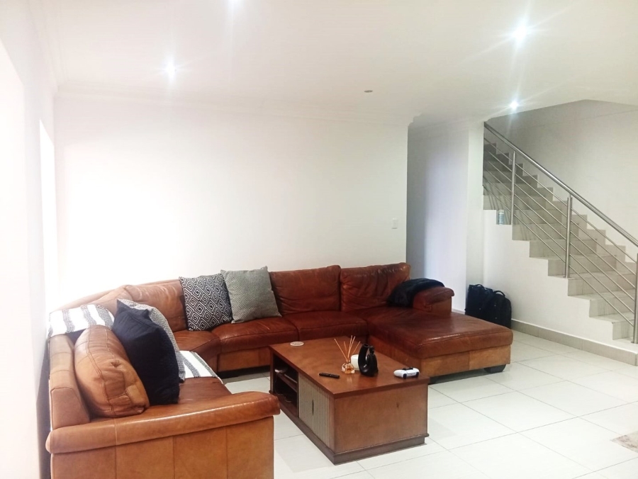 4 Bedroom Property for Sale in Heuwelsig Free State
